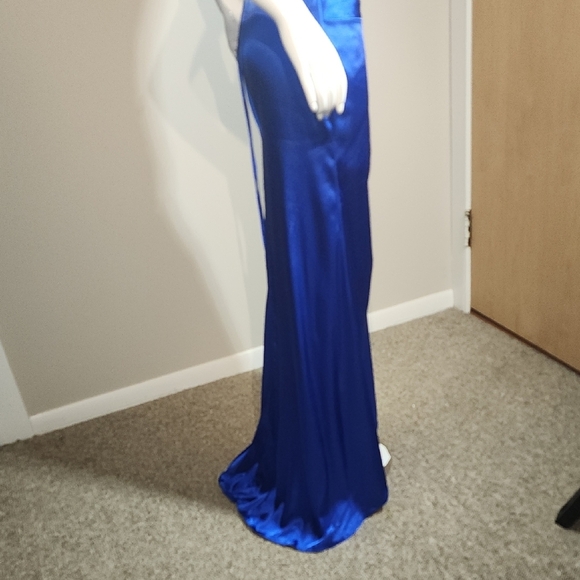 Elegant Blue Satin Evening Dress - Picture 8 of 15